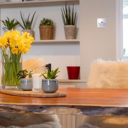 Hereford City - St Owens Terrace - Comfortable & Spacious Well Presented Three Storey House, Perfect For A Weekend Away & Exploring The City On Foot - Hosted By Rentmyhouse エクステリア 写真