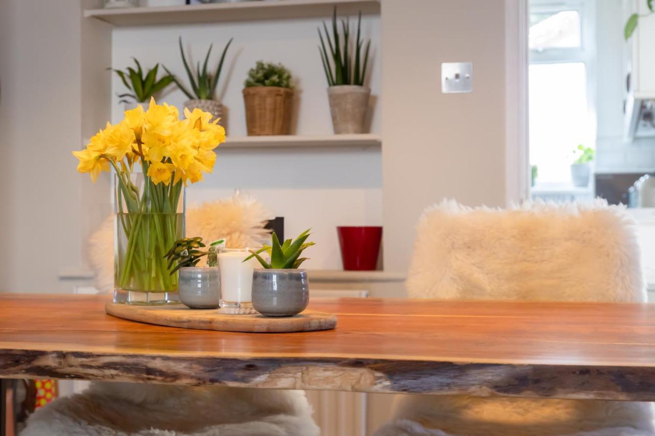 Hereford City - St Owens Terrace - Comfortable & Spacious Well Presented Three Storey House, Perfect For A Weekend Away & Exploring The City On Foot - Hosted By Rentmyhouse エクステリア 写真