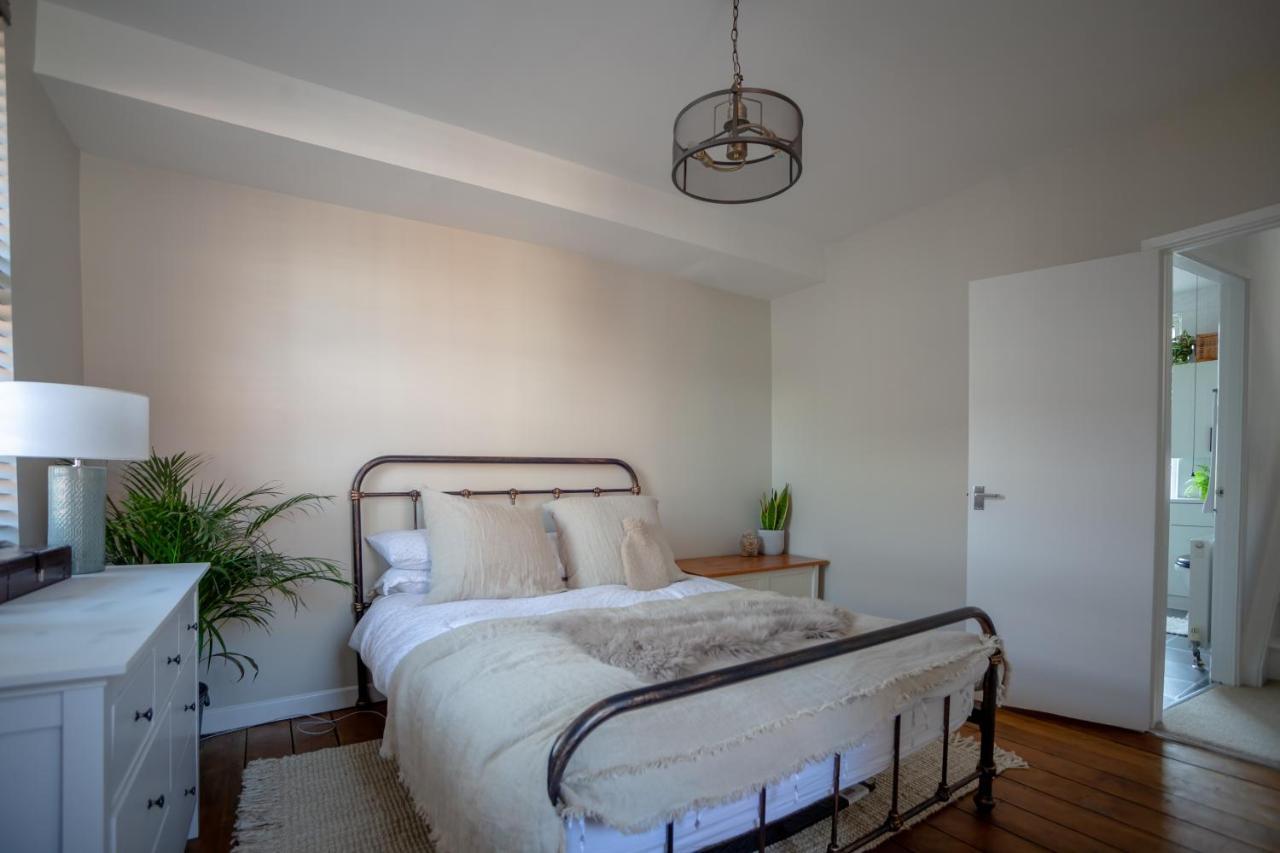 Hereford City - St Owens Terrace - Comfortable & Spacious Well Presented Three Storey House, Perfect For A Weekend Away & Exploring The City On Foot - Hosted By Rentmyhouse エクステリア 写真