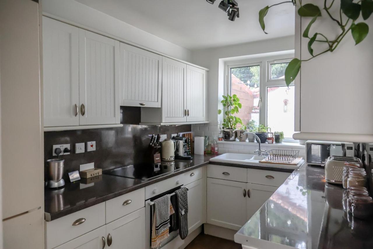 Hereford City - St Owens Terrace - Comfortable & Spacious Well Presented Three Storey House, Perfect For A Weekend Away & Exploring The City On Foot - Hosted By Rentmyhouse エクステリア 写真