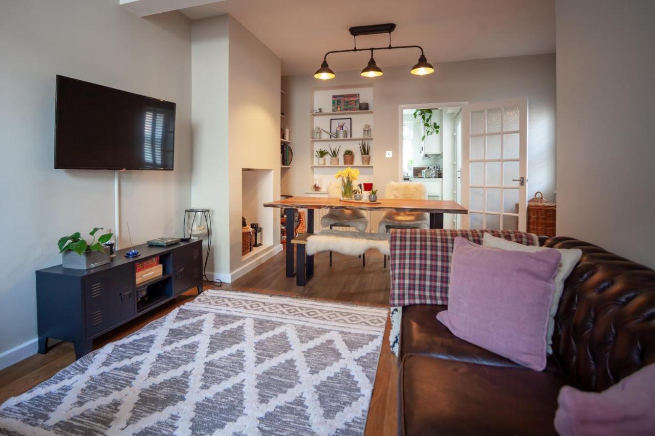 Hereford City - St Owens Terrace - Comfortable & Spacious Well Presented Three Storey House, Perfect For A Weekend Away & Exploring The City On Foot - Hosted By Rentmyhouse エクステリア 写真