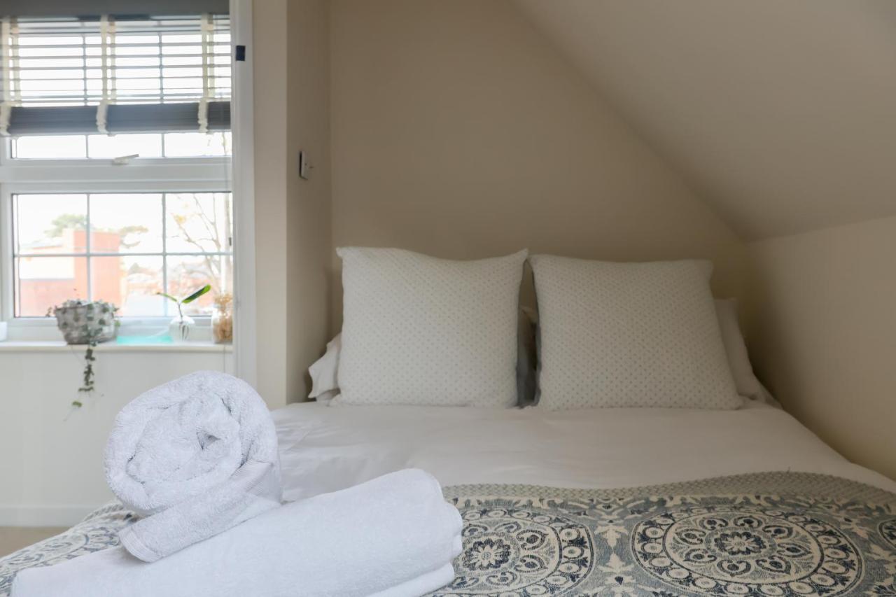 Hereford City - St Owens Terrace - Comfortable & Spacious Well Presented Three Storey House, Perfect For A Weekend Away & Exploring The City On Foot - Hosted By Rentmyhouse エクステリア 写真