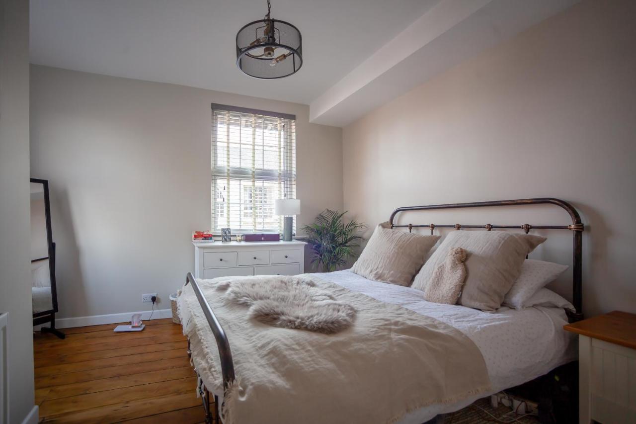 Hereford City - St Owens Terrace - Comfortable & Spacious Well Presented Three Storey House, Perfect For A Weekend Away & Exploring The City On Foot - Hosted By Rentmyhouse エクステリア 写真